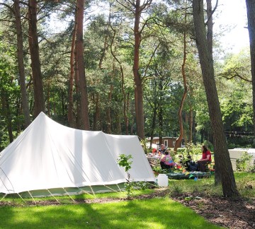 Camping 2 klein formaat.jpg